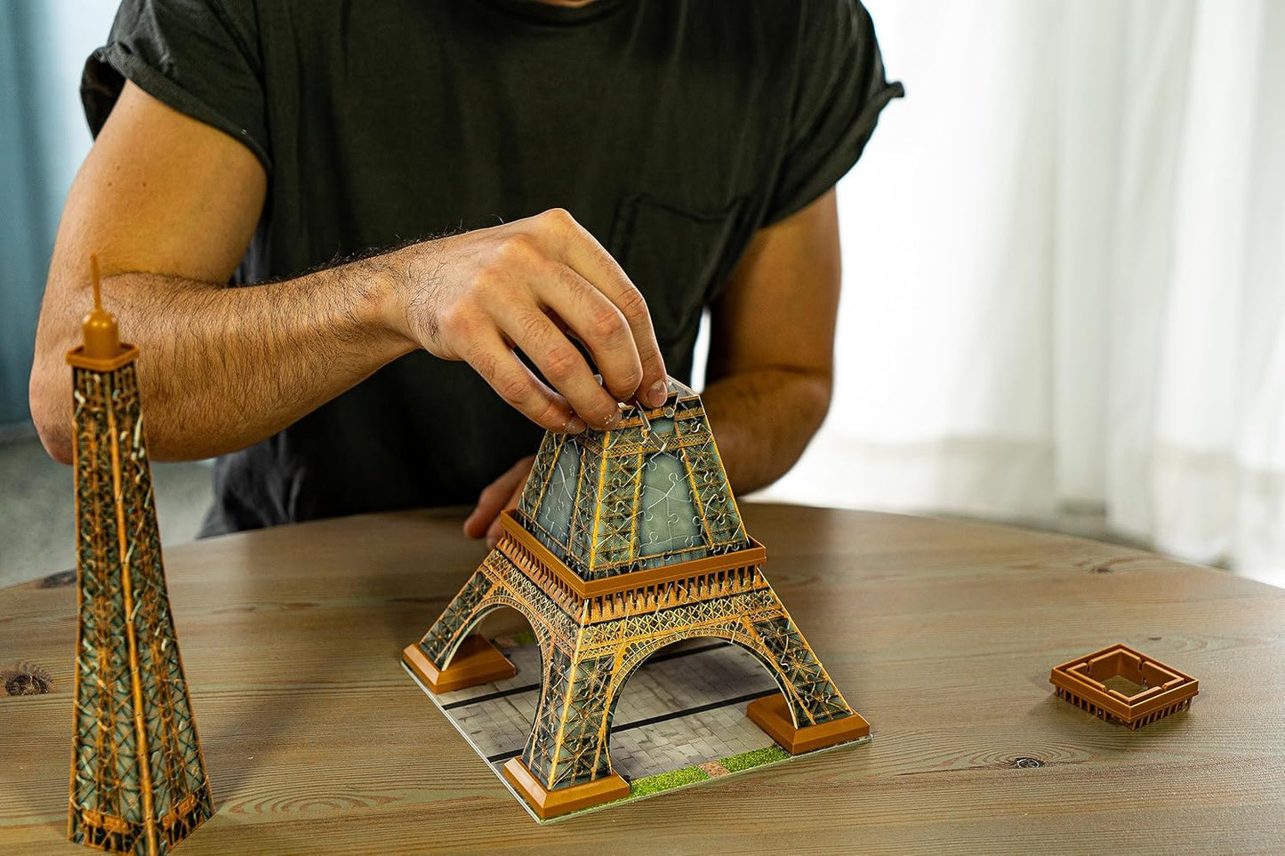 Eiffel - torony - Párizs - 3D Ravensburger 216 darabos kirakó puzzle (RA - 12556) - puzzlegarden
