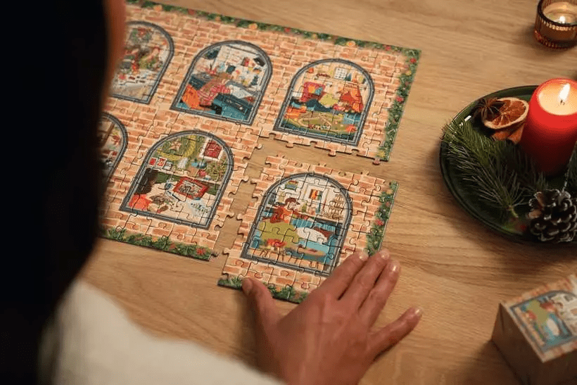 Karácsony otthon – Adventi kalendárium Ravensburger 24x56 darabos kirakó puzzle (RA-12002014) - puzzlegarden